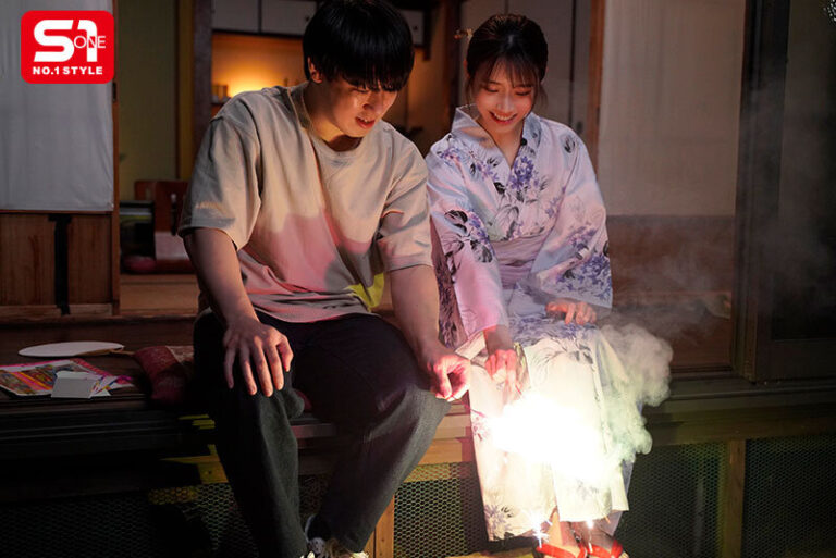 8月26日 花火大会の夜 ずっと両片想いだった僕らは結ばれ 十数年分の’好き’をぶつけ合うように身体を貪り合った 河北彩伽